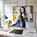 Mona Lisa em preto e branco com retícula e formas geométricas azuis, amarelas e vermelhas, quadro decorativo