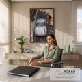 Porsche 911 prata visto do alto com mulher de biquíni e sombras de palmeiras no asfalto, quadro decorativo