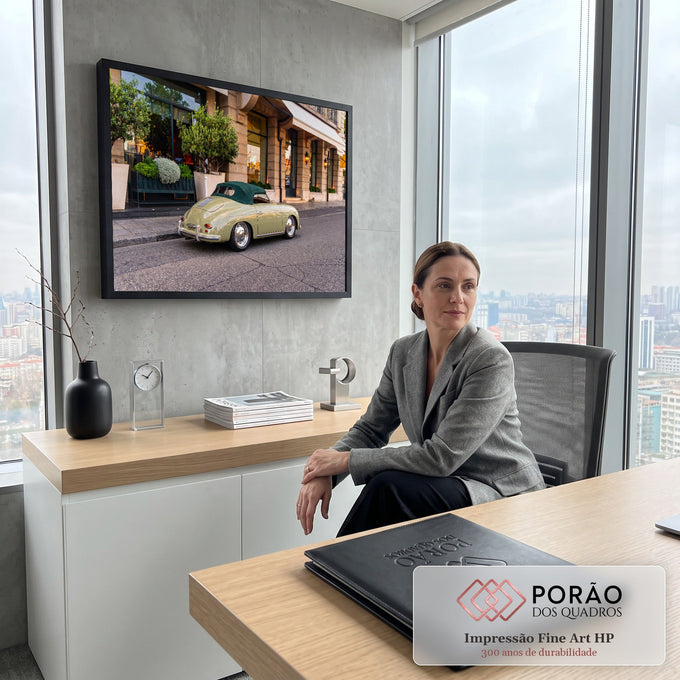 Porsche 356 Speedster verde antigo com capota de lona em rua elegante com oliveiras, quadro decorativo