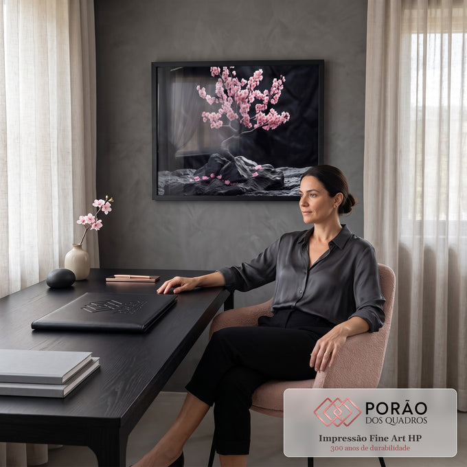 Bonsai de cerejeira com flores rosa sobre rochas negras e fundo preto, estilo japonês, quadro decorativo