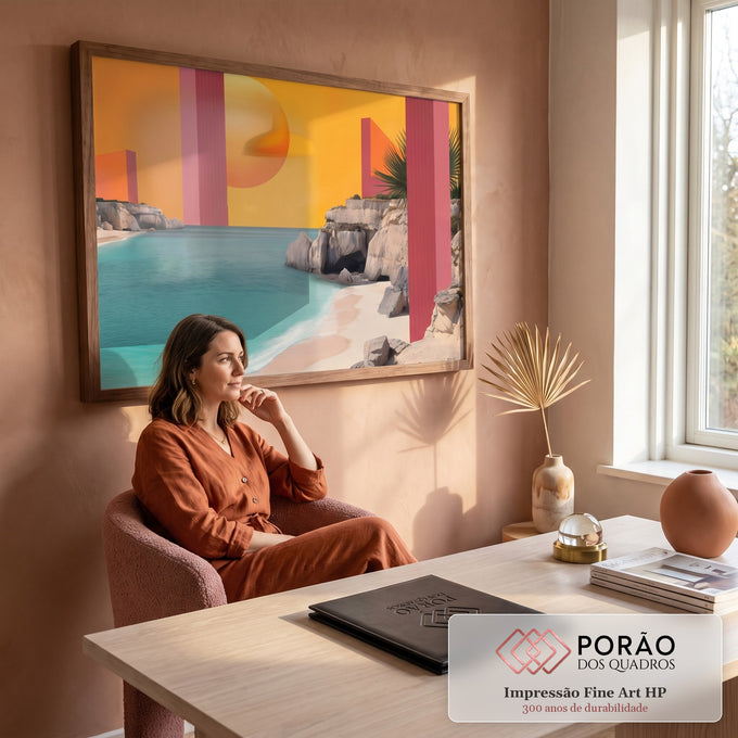 Praia de mar turquesa com falésias, palmeira e sol laranja entre colunas rosa geométricas, quadro decorativo