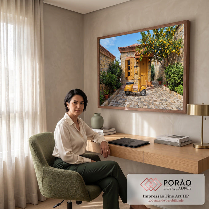 Quadro Decorativo Grande Casa Mediterrânea para Sala Amarelo | quadros decorativos | casa de pedra com porta amarela, scooter vintage e limoeiro carregado de frutas | em ambiente 2 | Porao dos Quadros