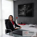 Quadro Decorativo Grande Salmo 91 para Sala Preto | quadros decorativos | silhueta de figura com braço erguido ao céu, texto do Salmo 91 em preto e branco | em ambiente 2 | Porao dos Quadros