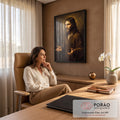 Quadro Decorativo Grande Jesus Cristo de Mãos para Sala | quadros decorativos | retrato de Jesus Cristo com mãos abertas e túnica marrom em fundo escuro dourado | em ambiente 2 | Porao dos Quadros