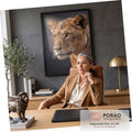 Quadro Decorativo Grande Leoa em Retrato para Sala Dourado | quadros decorativos | leoa em close com olhos âmbar e bigodes brancos sobre fundo cinza | em ambiente 2 | Porao dos Quadros