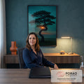 Quadro Decorativo Grande Árvore Retorcida Azul para Sala | quadros decorativos para sala | árvore de tronco sinuoso em silhueta com sol laranja entre os galhos ao entardecer | em Quadros para Sala | Porao dos Quadros