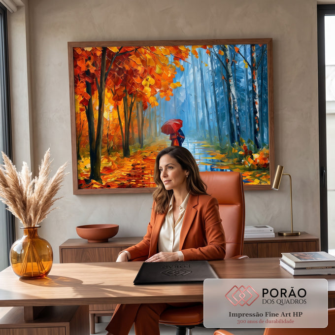 Quadro Decorativo Casal com Guarda-Chuva Vermelho | quadros decorativos | casal caminhando sob guarda-chuva vermelho em floresta de outono com folhas laranja e caminho molhado | em Quadros para Quarto | Porao dos Quadros