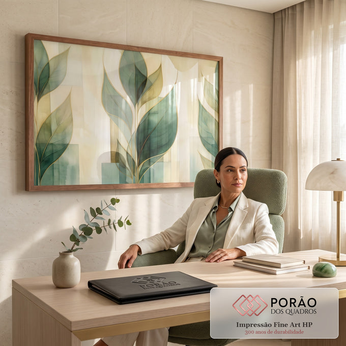 Quadro Decorativo Grande Folhas Verdes para Sala Verde | quadros decorativos | folhas estilizadas verdes com contorno dourado sobre fundo bege geométrico | em ambiente 2 | Porao dos Quadros