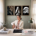 Quadro Decorativo Kit 3 Telas Leão Figura para Sala Preto | quadros decorativos | leão, figura de mármore gritando e águia em preto e branco em três painéis | em ambiente 2 | Porao dos Quadros
