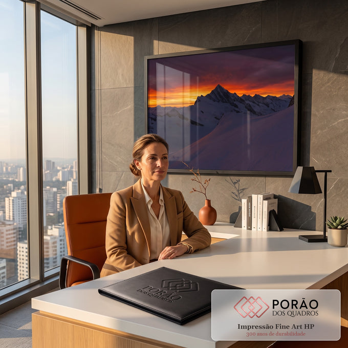 Quadro Decorativo Grande Pico Nevado para Sala Laranja | quadros decorativos | pico de montanha nevado contra céu laranja intenso ao entardecer | em ambiente 2 | Porao dos Quadros