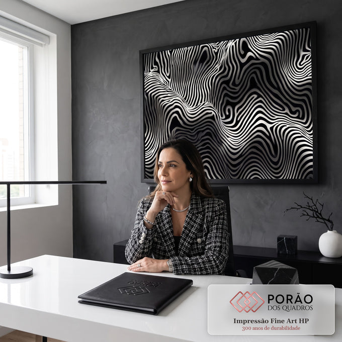 Quadro Decorativo Grande Ondas Abstratas para Sala Preto | quadros decorativos | padrão abstrato de linhas onduladas preto e branco com efeito tridimensional | em ambiente 2 | Porao dos Quadros