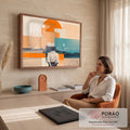 Colagem retrô de mulher de costas olhando o mar, com sol laranja, lua e areia da praia, quadro decorativo
