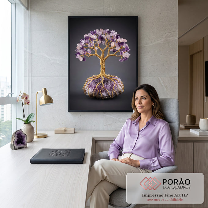 Quadro Decorativo Grande Árvore da Vida para Sala Roxo | quadros decorativos | árvore de fio dourado com folhas de ametista e quartzo rosa sobre cristal bruto | em ambiente 2 | Porao dos Quadros