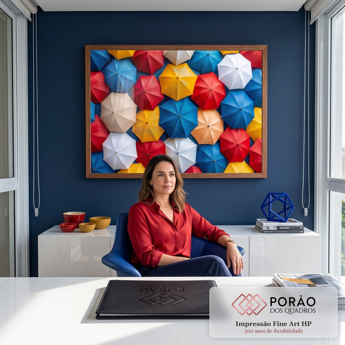 Quadro Decorativo Grande Guarda-Chuvas Coloridos para Sala | quadros decorativos | guarda-chuvas coloridos abertos vistos de baixo formando mosaico geométrico | em ambiente 2 | Porao dos Quadros