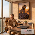 Quadro Decorativo Grande Leão na Savana para Sala Laranja | quadros decorativos | leão sentado em rocha com juba dourada durante pôr do sol na savana | em ambiente 2 | Porao dos Quadros