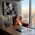Quadro Decorativo Grande Rosto Feminino Listras para Sala | quadros decorativos | rosto feminino com olhos fechados coberto por listras pretas e brancas e batom vermelho | em ambiente 2 | Porao dos Quadros