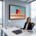Garça cinzenta em campo de grama dourada diante de torre laranja sob céu azul, quadro decorativo