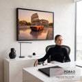 Muscle car laranja número 01 diante do Coliseu de Roma ao pôr do sol, quadro decorativo