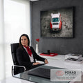 Porsche 911 clássico vermelho e branco visto de cima sobre piso de concreto cinza, quadro decorativo