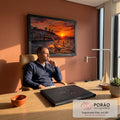 Pôr do sol laranja sobre o mar com windsurfistas, vilarejo e moinhos de vento de Alaçati, quadro decorativo