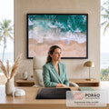 Quadro Decorativo Grande Vista Aérea do Mar para Sala Verde | quadros decorativos | vista aérea de ondas turquesa quebrando na areia bege da praia | em ambiente 2 | Porao dos Quadros