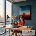 Quadro Decorativo Grande Árvore Solitária Paisagem para Sala | quadros decorativos | árvore solitária silhueta em campo ao entardecer com lua crescente no céu | em ambiente 2 | Porao dos Quadros