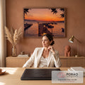 Quadro Decorativo Grande Píer ao Pôr do Sol para Sala | quadros decorativos | píer de madeira com bicicleta e lampiões acesos ao pôr do sol laranja | em ambiente 2 | Porao dos Quadros