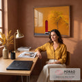 Quadro Decorativo Grande Porta Vermelha para Sala Laranja | quadros decorativos | porta vermelha em arco numa parede laranja com gato preto e árvore amarela | em ambiente 2 | Porao dos Quadros
