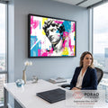 Quadro Decorativo Grande Davi Estátua para Sala Rosa | quadros decorativos | rosto esculpido do Davi em mármore branco sobre fundo pop art colorido | em ambiente 2 | Porao dos Quadros