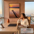 Quadro Decorativo Grande Deque de Madeira para Sala Laranja | quadros decorativos | deque de madeira sobre lago calmo com sol se pondo em céu laranja e rosa | em ambiente 2 | Porao dos Quadros