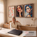 Quadro Decorativo Kit 3 Telas Retratos Femininos para Sala | quadros decorativos | duas mulheres em retrato expressionista colorido ao lado de painel abstrato pastel | em ambiente 2 | Porao dos Quadros