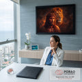 Jesus com coroa de espinhos ao lado do Leão de Judá em fundo de fogo e fumaça laranja, quadro decorativo