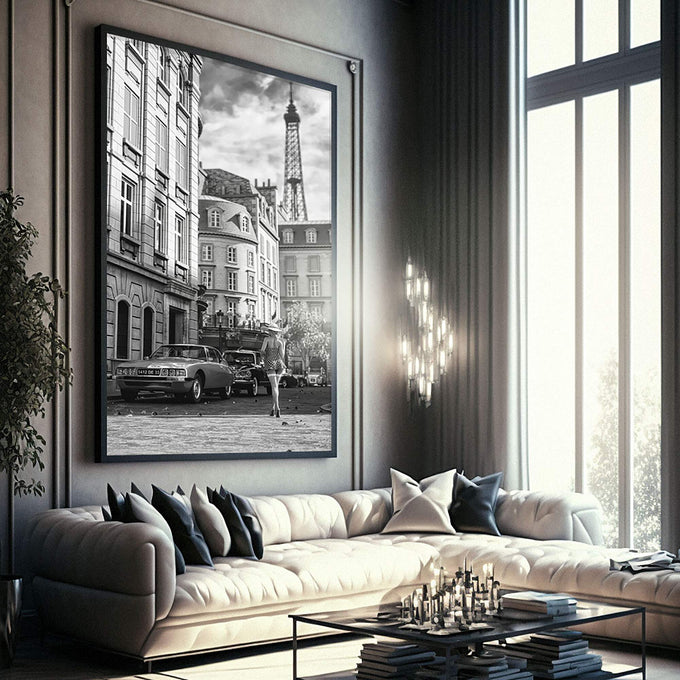 Quadro Decorativo Girl on the Street - Torre Eiffel em P&B - quadros decorativos para sala 1 Tela Vertical, 3 Telas - em ambiente decorado