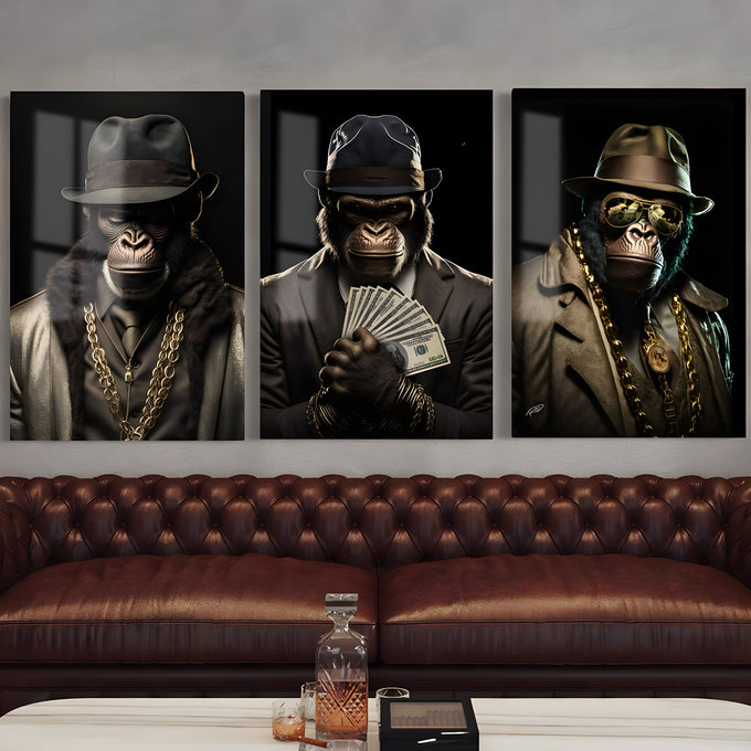 Três macacos gangster de chapéu, correntes de ouro, óculos e notas de dólar em fundo preto, quadro decorativo