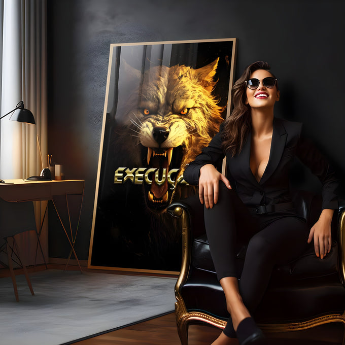 Lobo dourado rugindo com a palavra Execução em letras metálicas sobre fundo preto, quadro decorativo