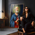 São Pedro com auréola, manto azul e chave dourada sobre fundo azul escuro, quadro decorativo