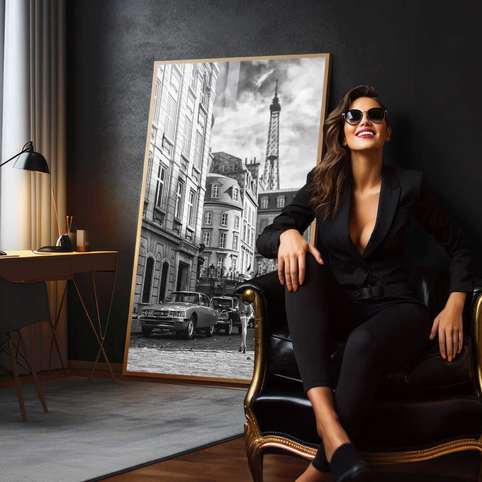 Quadro Decorativo Girl on the Street - Torre Eiffel em P&B - quadros decorativos para sala 1 Tela Vertical, 3 Telas - em quarto contemporaneo