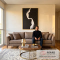 Quadro Decorativo Beijo Eterno: Emoção em Preto e Branco em sala de estar moderna - quadros decorativos para sala