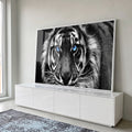 Quadro Decorativo Olhar Hipnotizante do Tigre: Pureza da Selva em ambiente decorado - quadros decorativos para sala