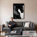 Quadro Decorativo Cavalo Elegante em Preto e Branco em sala de estar moderna - quadros decorativos para sala