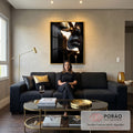 Quadro Decorativo Abstrato Mulher em Tons Dourados em sala de estar moderna - quadros decorativos para sala