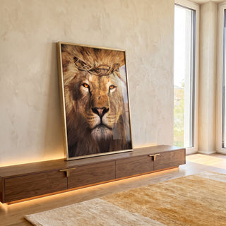 Quadro Decorativo Poder & Fé: Leão e Sombra Cruz Exclusivo em ambiente decorado - quadros decorativos para sala