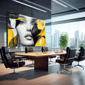 Quadro Decorativo Mulher sobre tons Amarelados - quadros decorativos 1 Tela, 1 Tela Horizontal - em sala moderna
