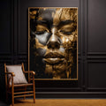 Quadro Decorativo - Luxo Dourado Feminino Inesquecível | quadros decorativos para sala | Rosto em preto e dourado com texturas sobrepostas e efeito de ouro batido. | Porao dos Quadros