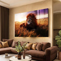 Quadro Decorativo Majestade da Savana | quadros decorativos para sala | Leão majestoso em savana dourada ao entardecer com céu roxo, juba avermelhada, fotorrealismo. | Porao dos Quadros