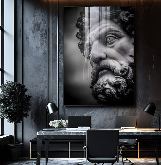 Close de rosto barbudo de estátua grega em pedra, cabelos cacheados, preto e branco, quadro decorativo