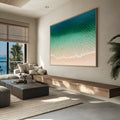 Vista aérea de mar verde esmeralda com ondas suaves sobre areia clara, quadro decorativo