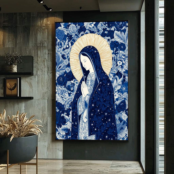 Quadro Decorativo Serene Devotion | quadros decorativos para sala | Nossa Senhora com véu azul, auréola dourada e flores brancas ao redor em composição religiosa ilustrativa | Porao dos Quadros
