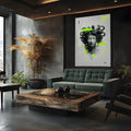 Escultura da Medusa com serpentes e olhos verde neon em fundo cinza com efeito glitch, quadro decorativo