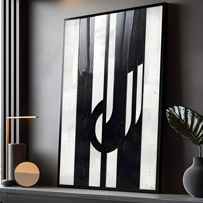 Listras verticais pretas e brancas com curvas geométricas e textura desgastada, quadro decorativo